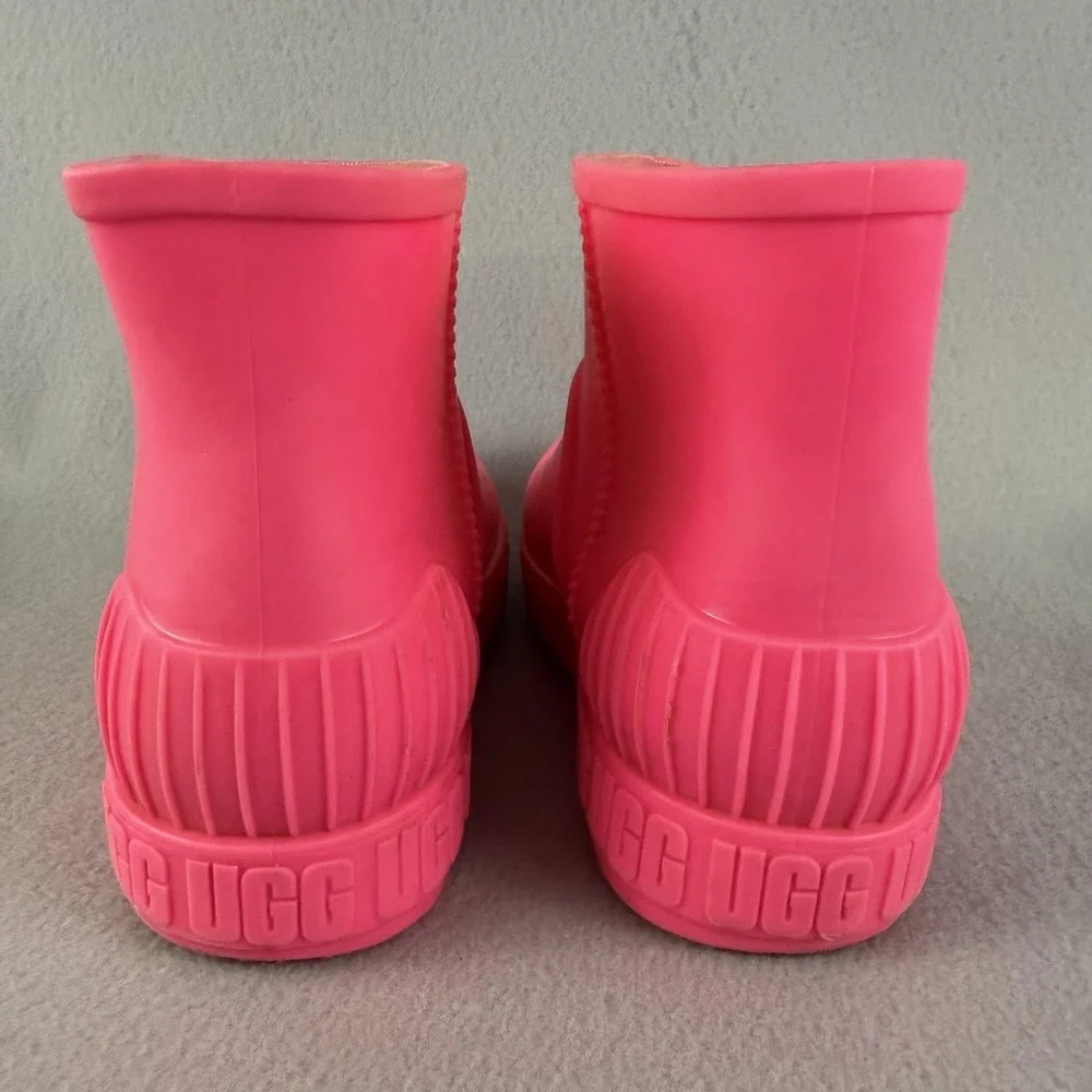 UGG Drizlita Rain Boots Kids 5 Pink Waterproof Rubber Ankle Logo‎